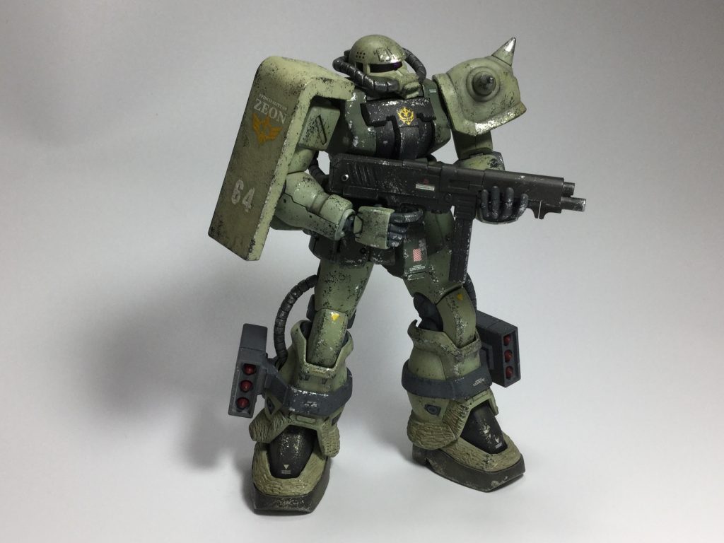 MMP-80を装備、ザクIIF2型が装備するよりザクII改が装備しているイメージが大きい…