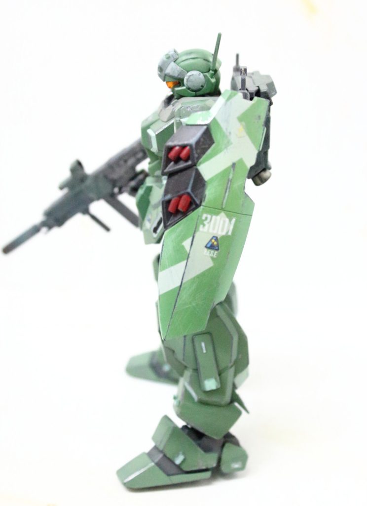 (´・ω・`)左側、盾、謎の3001という数字