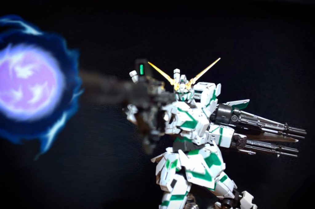 ビームマグナムのエフェクトって複雑なので、イラストアプリで加工して再現…