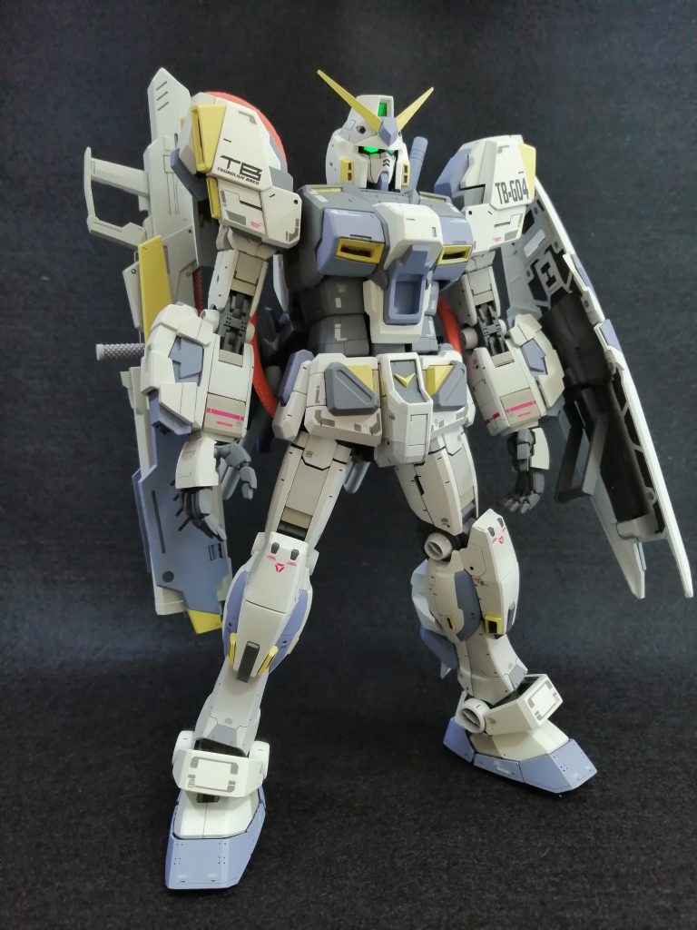 発売された時期に10年以上差があるキットのフィッテイングが課題の1つでした。フィッテイングには特に時間をかけたおかげで各部違和感なくまとまったとおもいます。