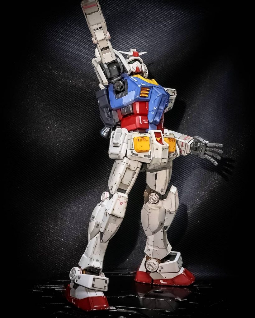 脇の下のパーツをジャンクパーツから新造した物に変更。コアファイターを廃してコアブロックを入れ、体を伸ばしたときに中のメカがチラリと見えるように。