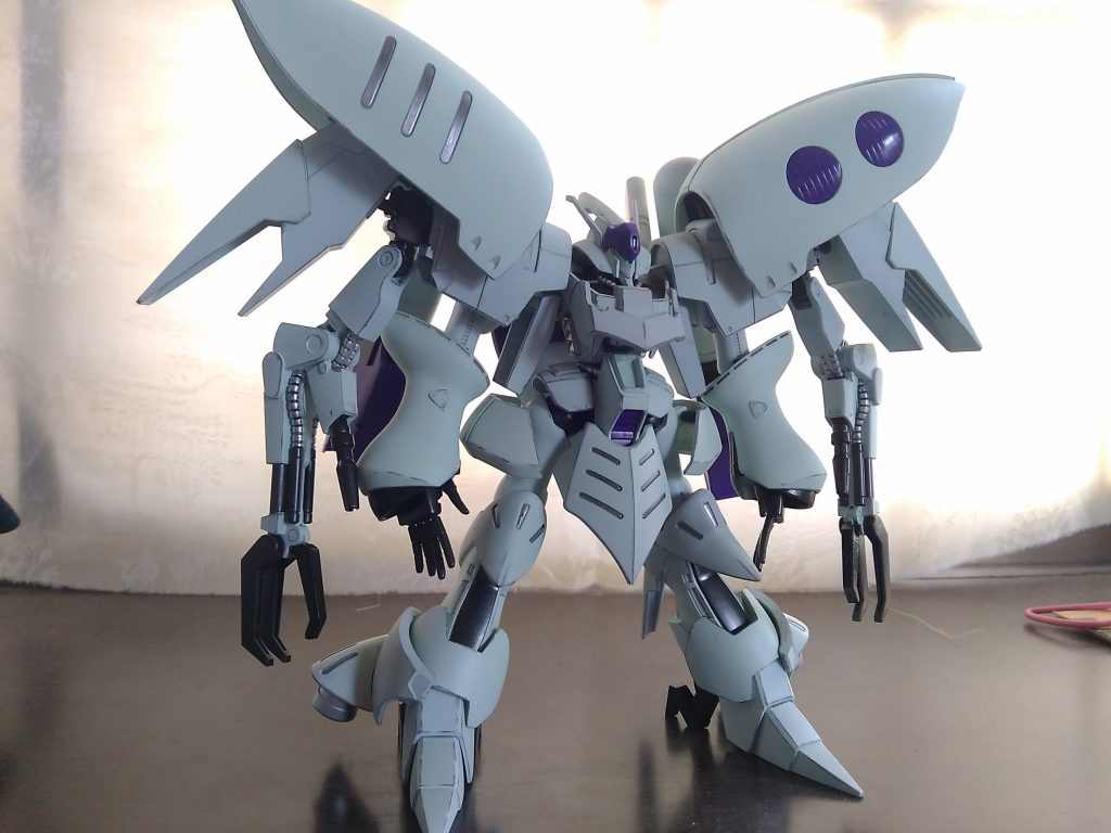 エッジにグレーで筋をいれました。