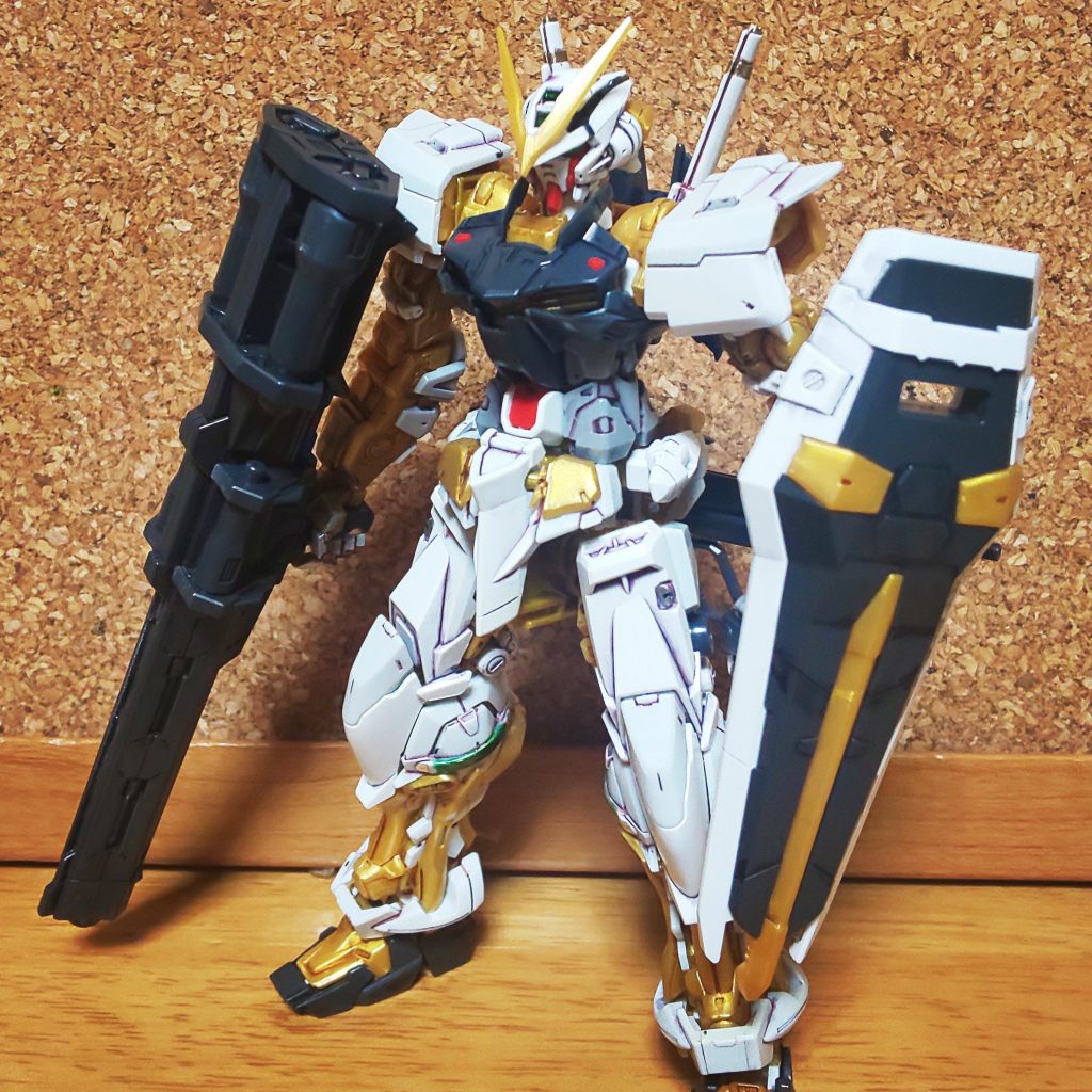 バズーカが重く、アドバンスドMSジョイントの関節がヘタる現象が起きるため瞬着などで関節渋くなるよう微調整もしました(^^;