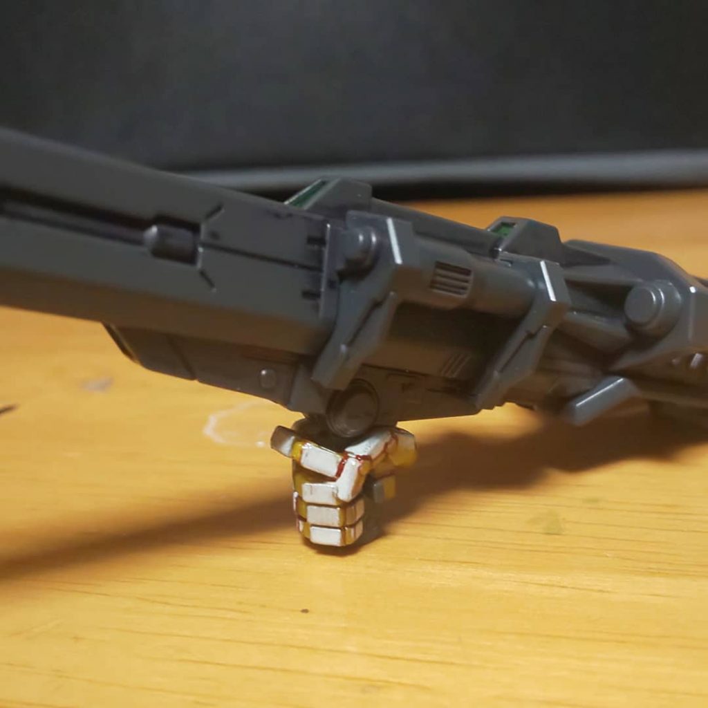 GAT-X102専用バズーカ
ゲイボルグと握り手。

ゴールドの塗料の上からはブラウンのスミイレとリアルタッチマーカーのイエローを使い馴染ませています。