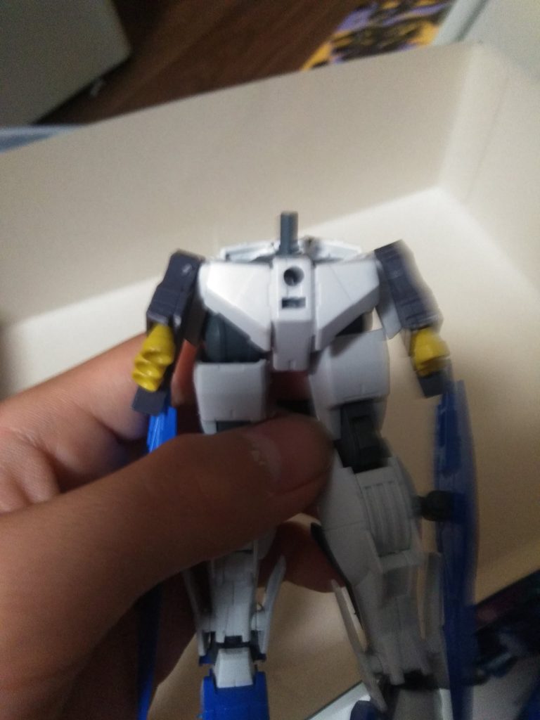 制作工程ではないですが……
腰アーマーが付け替え可能です!