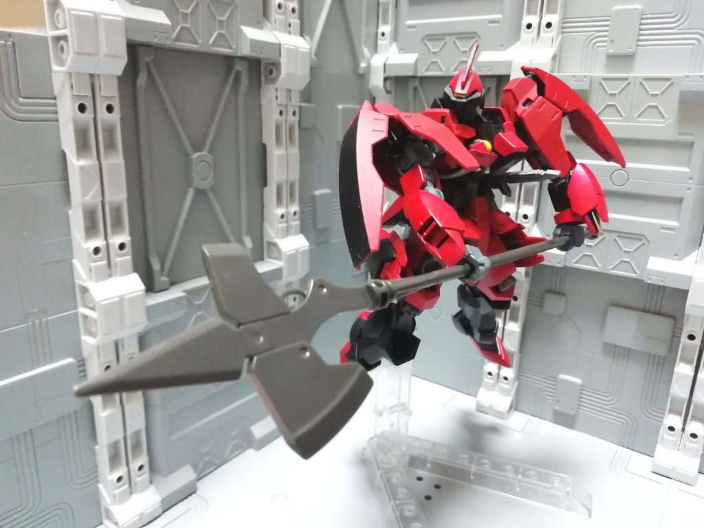 鈍器枠のハルバード。シュヴァルべリペアを象徴する武装でこの機体が再起不能になるまで唯一使い続けた武装