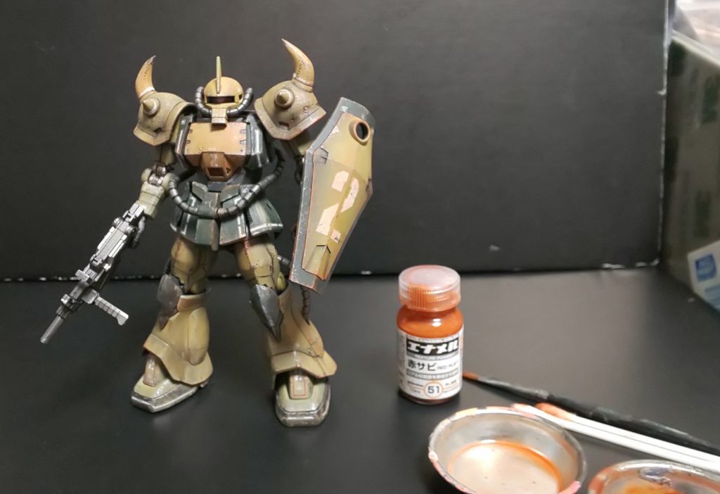 サビ表現工程へ。
今回は3種のサビ
①ガイアエナメル赤サビでフィルタリング。
②ファレホのピグメント綿棒にて塗布
③タミヤウェザリングマスターで
全体の赤錆を馴染ませる