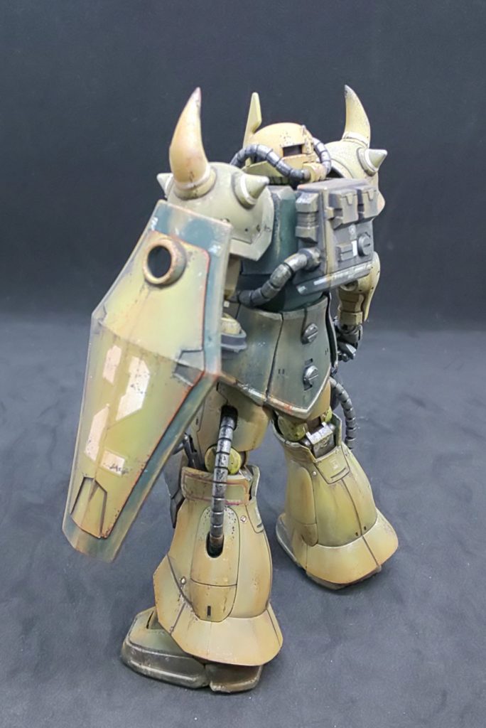 斜め後ろ姿♪
シールドやふくらはぎのサビだれに
こだわり。