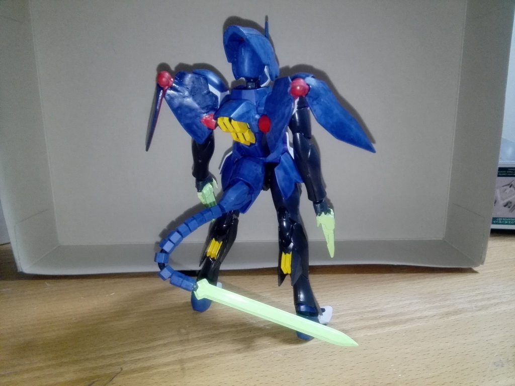 背面。尻尾と、尻尾の先端のシグルブレイドはジャンクとプラ板で作りました。