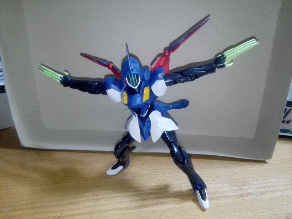 羽も球体関節でちゃんと動きます。