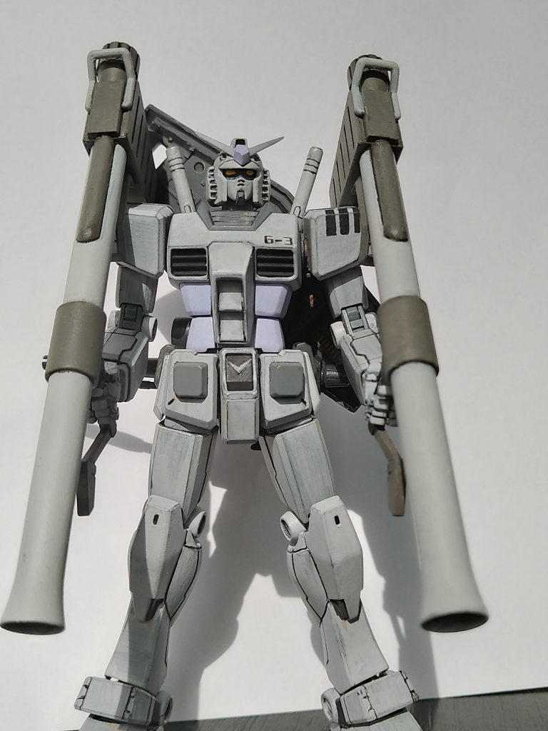 バズーカ二本。腰にライフルをマウントできるようラッチを作成