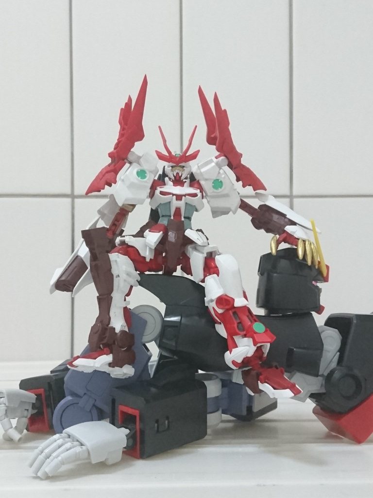 ガンダムアストレイオーガレクス–4枚目/制作者：オルカ