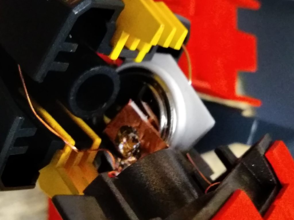 自作電池ボックスはプラバンと銅テープで最薄にすればバーニアに組み込み可能