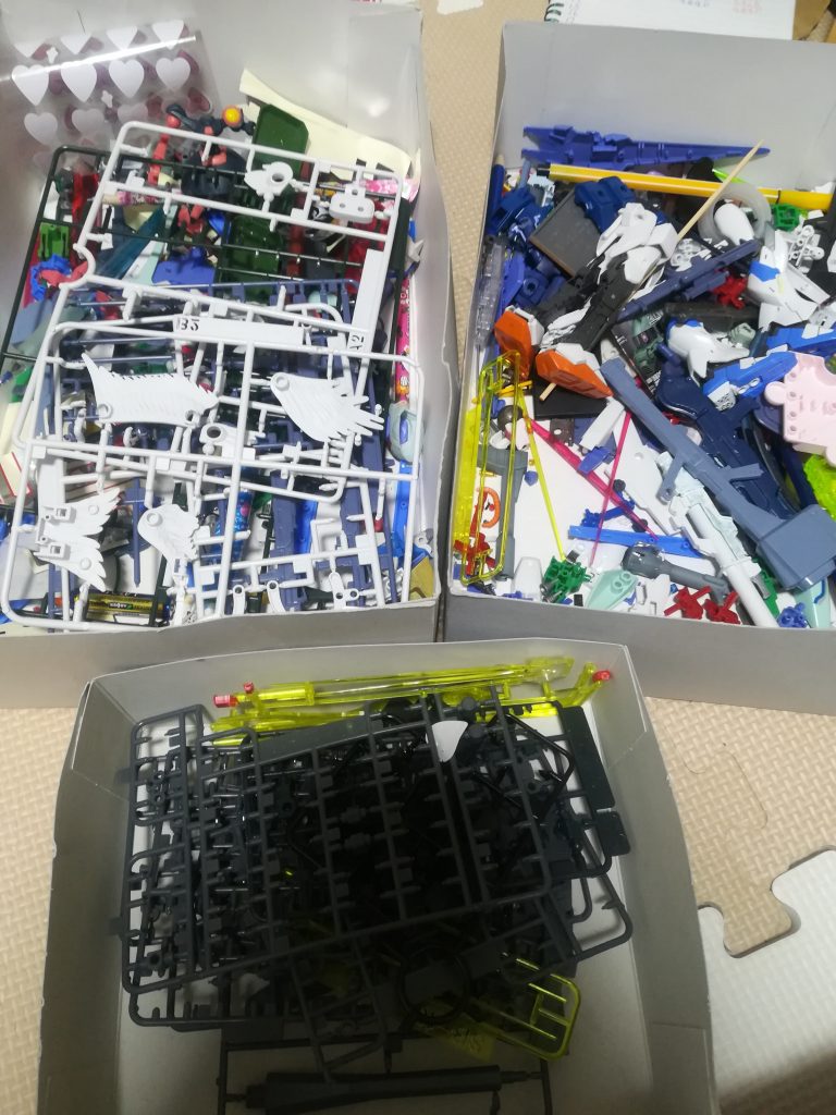 まずは予備の使えるパーツ探しをしました✨