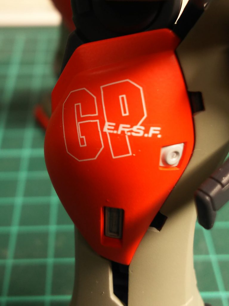 デカールを重ねて貼ってみました