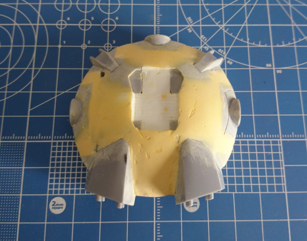 ドラグーン基部は縦方向横方向1cmずつ延長したのでかなり大型になりました
大型化したボディと相まって満足のいく仕上がりになりました。