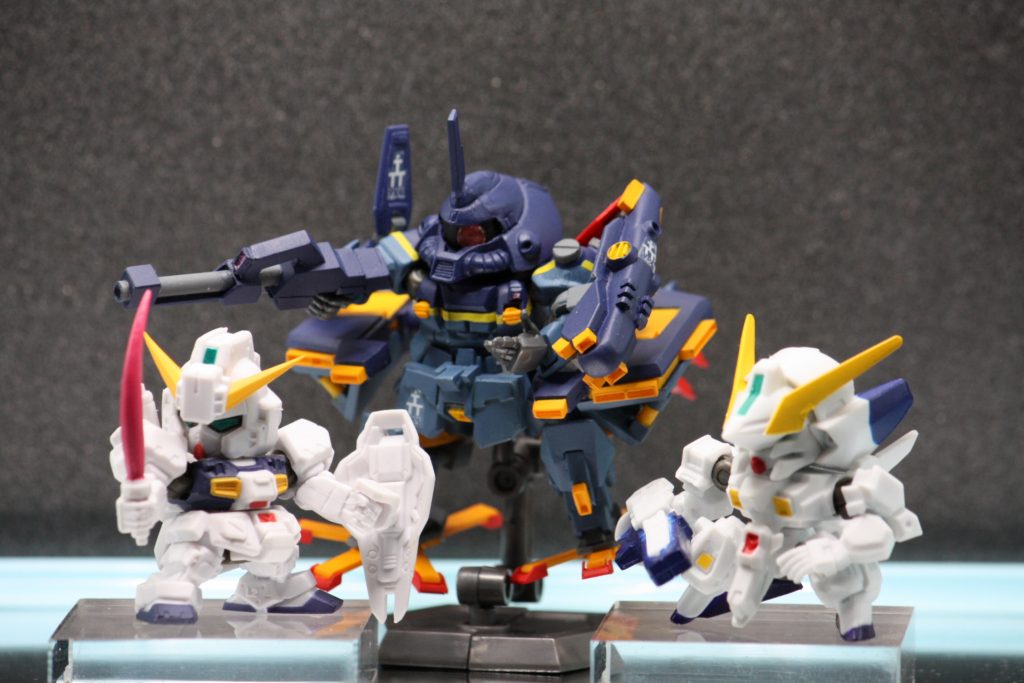 サイズ感はこんな感じです（ガシャポン戦士ｆですね）