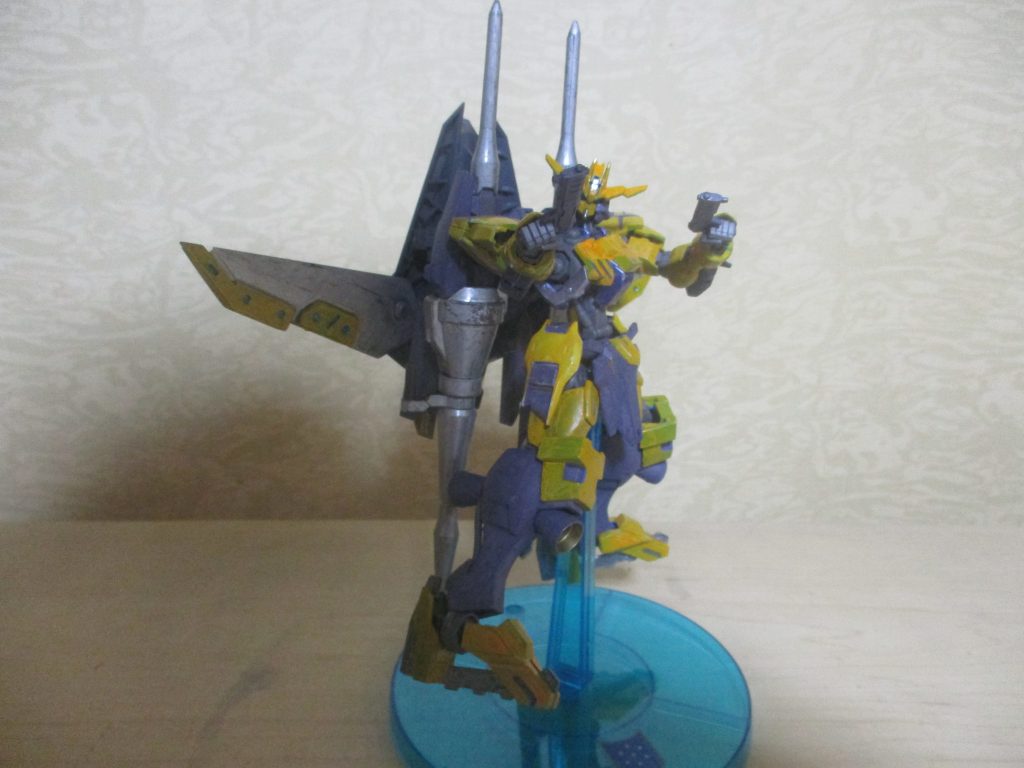 ヴィダール同様、ハンドガン2丁は健在。