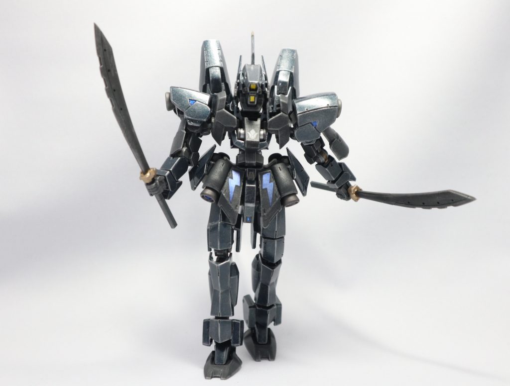 青龍刀２刀流。ウヴァルのグレイブを真ん中で分割し、剣先を鋭角化。鍔はフォースメンバーの大門さんから教えていただいたビルダーズパーツの利用法(大門さんありがとうございます）