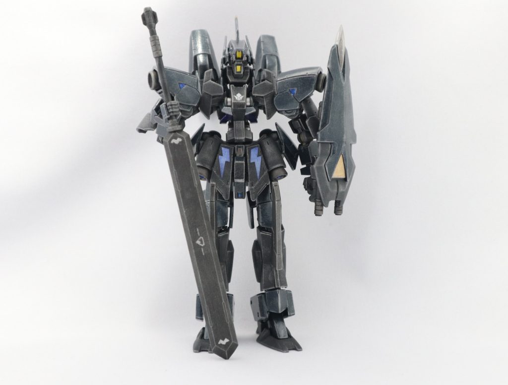 バスターメイスを構えた待機姿勢。