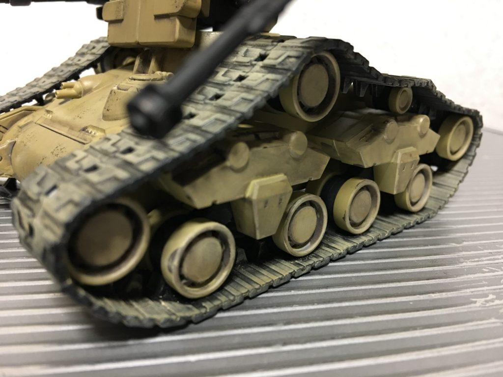 履帯部分:タミヤのウェザリングマスターの本領発揮です。