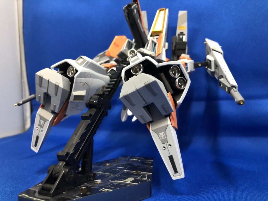 足裏はスジ彫り追加と塗り分け程度