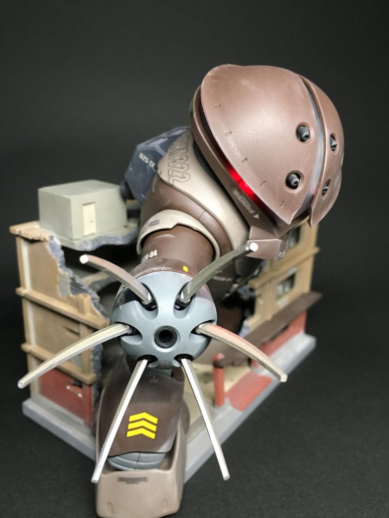 正面モノアイ点灯。