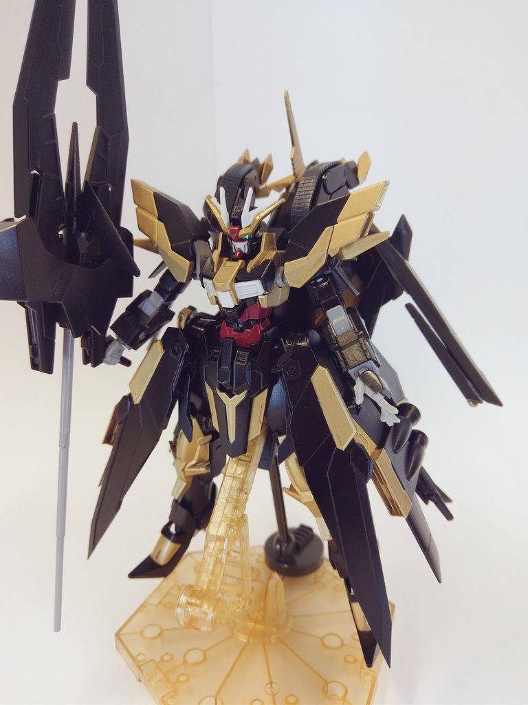 そしてノワールシュヴァリエガンダムとミラージュラゴゥが合体したミラージュシュヴァリエガンダムです。