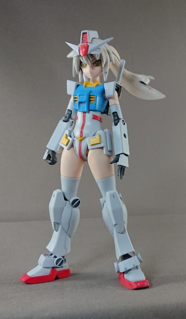 足以外はほとんどプラ板とパテなので色々つたないですが、一応ガンダムを女の子に落とし込めたかと