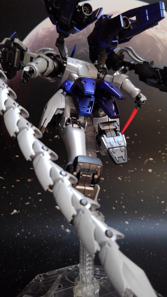 バーニアはノズル接続基部の中央を開口して奥行き感を出しました。