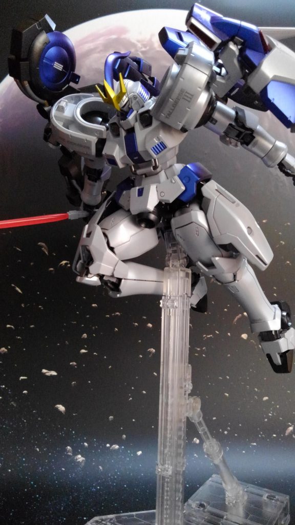 首を1mm、胴体で2.2mmほど内部フレームで延長しました。