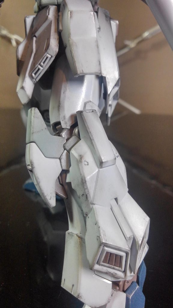 お気に入りポイント1。

足ですねー。
パーツとしても好きですし、汚し具合もお気に入りです。