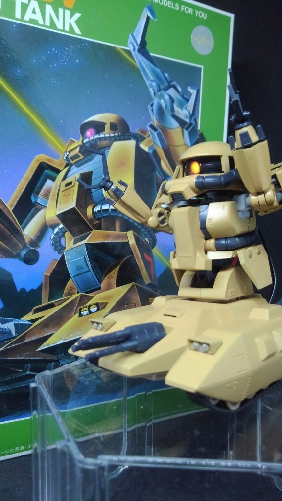 恒例のパッケージとのショット。
ＳＤになるとなんだか可愛くなるのがいいですね。

最後まで見てくださりありがとうございます。
次回もザクですがよければご覧ください。