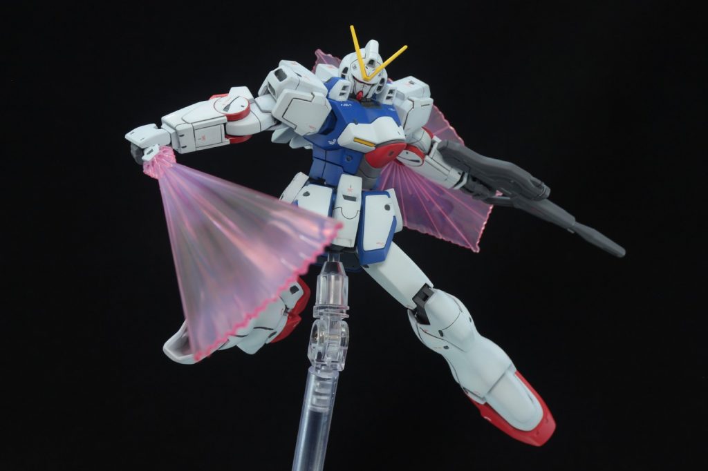 ## ビームハリセン

サーベルは最高出力時は扇状に広がるそうです。
クリアホワイトで軽めのグラデかけてるので光ってるように見えるかな？