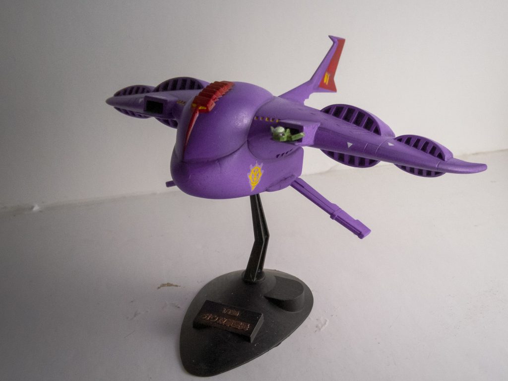 クレオスの紫と白の調色、あとシタデルカラーで部分塗装、シャドウはリアルタッチマーカーです。デカールはガンダムデカールから適当にとってきました。