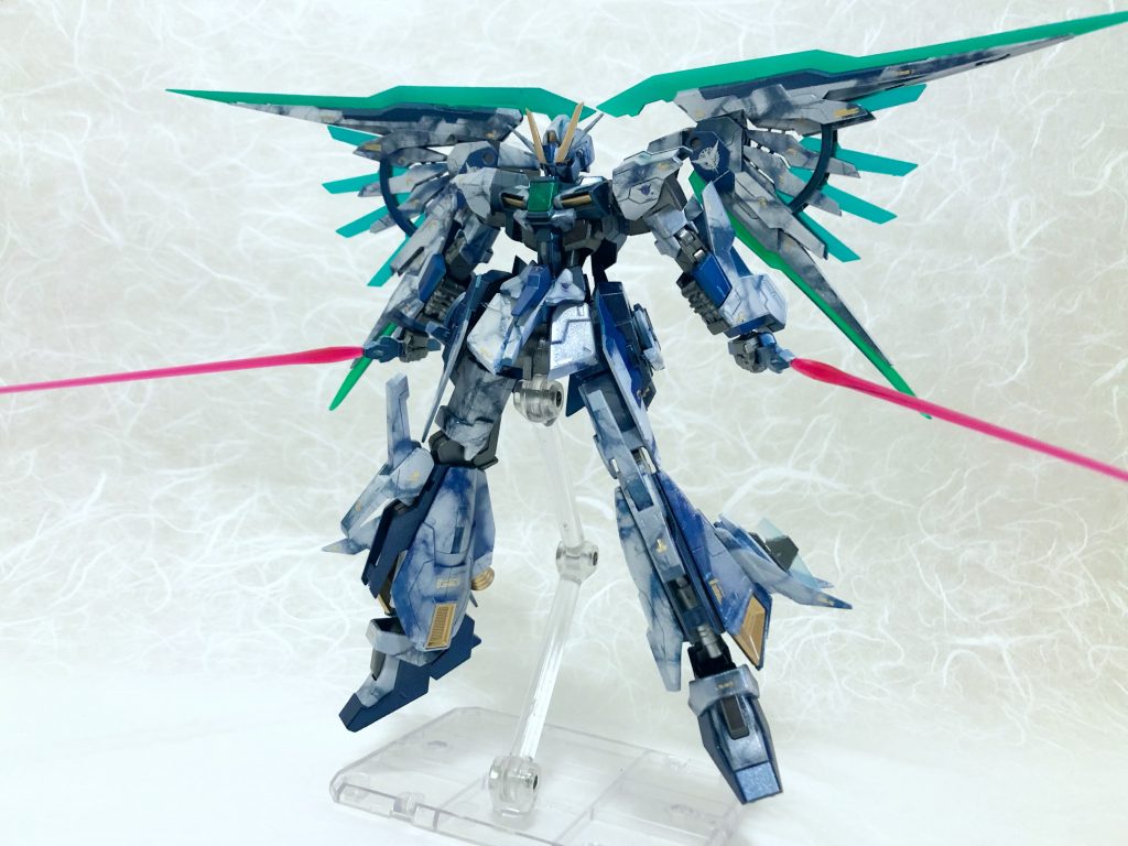 GNコンデンサ内蔵型のビームサーベルを二振り装備。
ダイバーソードを改造して製作。