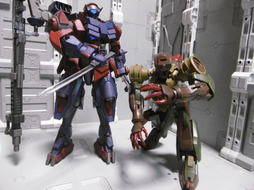 前作『屍鬼 塵躯子』と。
命名が似ているのは、隷属関係にあるため。屍鬼は使い魔的な扱いで、独断で動く事はまずありません。
ジンクス系は元々4体の予定でしたが、内3体が忍者設定かつ設定も似通っていたので1体に統合。屍鬼のみそのまま。