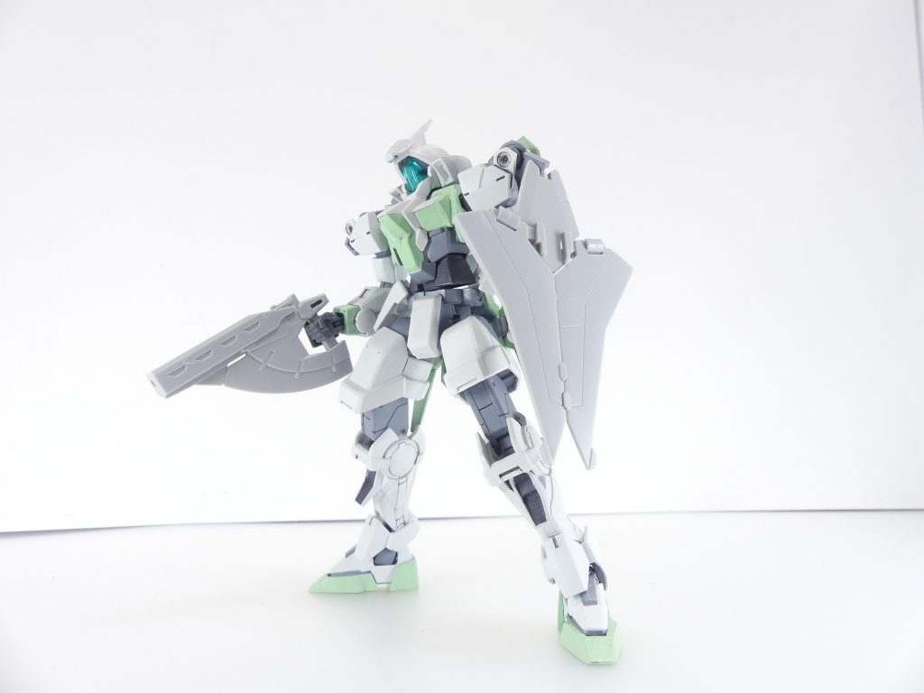 インパルスジム:インパルスガンダムにノーザンポッドの各パーツを分割装着したガンプラ。チーム・「北宋の壺」の僚機として、リーダー機であるサザキ・カオルコのギャンスロットを防衛する。HGCEインパルスガンダム、同一キットとしてはビルドシリーズ内では最もバリエーションの多い機体なのです(インパルスジム2形態・忍パルス・アルク・ランシエ)。忍パルス以降の派生機にあえて装備させても面白そう。いつも通りネイキッドに装備。主翼が変形した大型シールドとショートバズーカっぽいライフルを持たせた方がマヒル機。