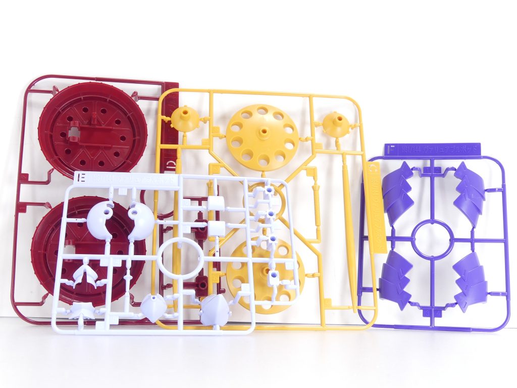 前回が「北宋の壺」ネタのノーザンポッドだったので、今回はその前身となるギャンバルカンの元となるヴァリュアブルポッドを。無改造でも色分けがしっかり再現されており、素組みでも満足度の高いギャンバルカンを作れます、が・・・・・・現在売り場に存在するリヴァイブギャンではまさかの非対応。このままで完成させられず、主にジオン系MSのカスタマイズに使うのが基本となってしまうのは惜しいところです。