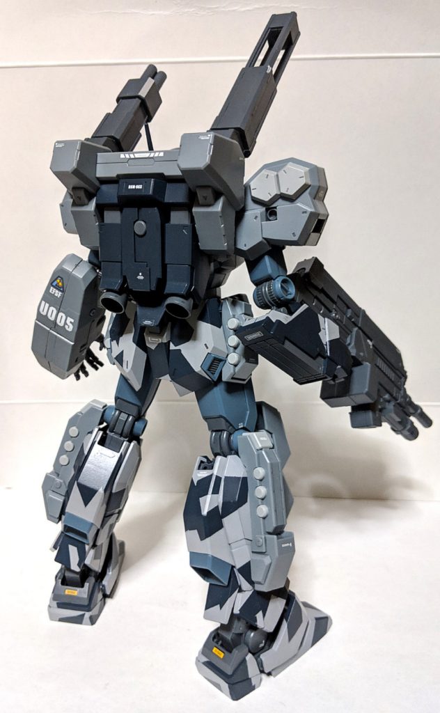 ジェスタの基本装甲のみに迷彩塗装、デカール貼りをして仕上げてます
塗装以外に手を加えた点はほぼありません