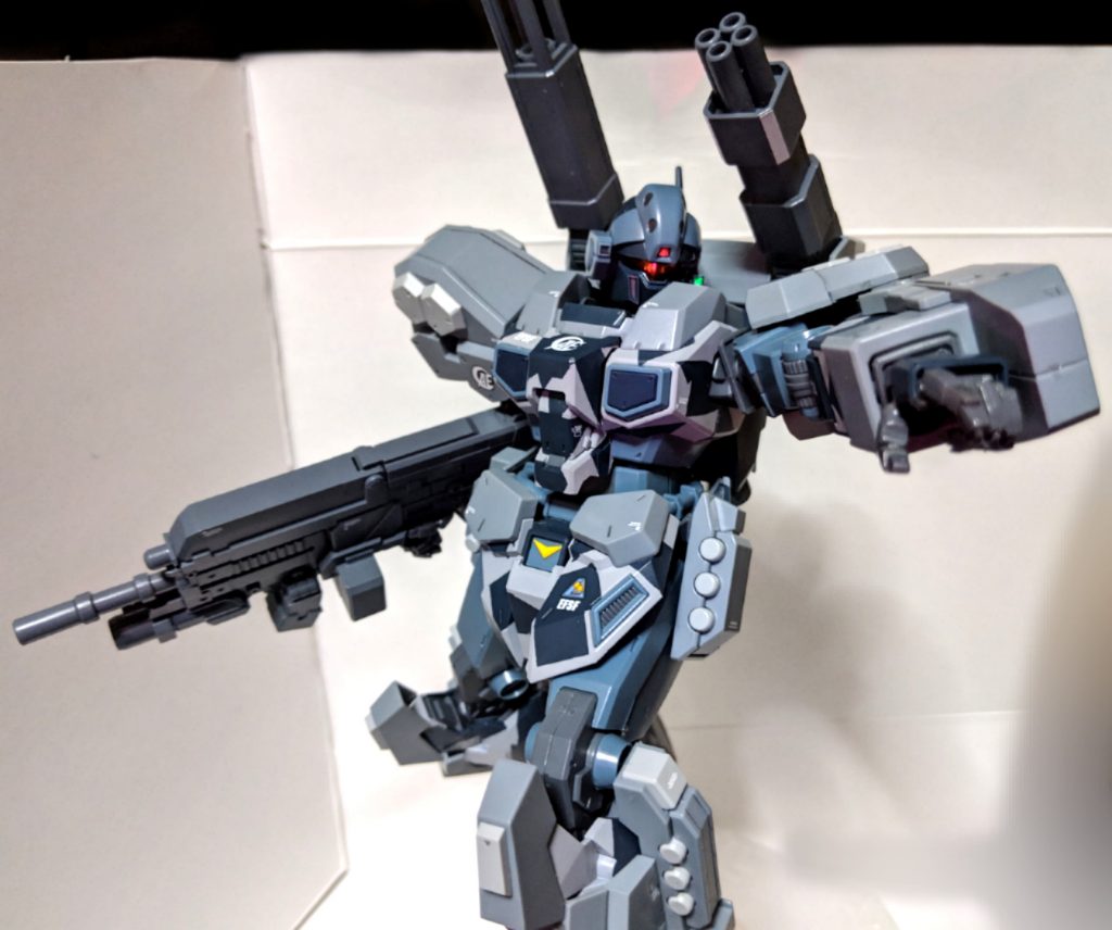 もちろんアクションベースも使用可能、この辺りもジェガンに似た形になっています