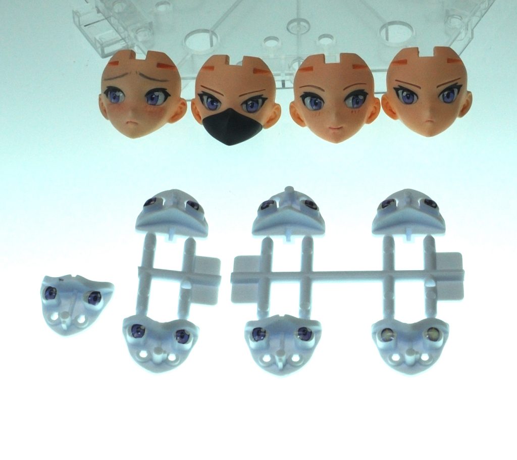 目はキット付属のデカールを貼り、UVレジンを盛っています