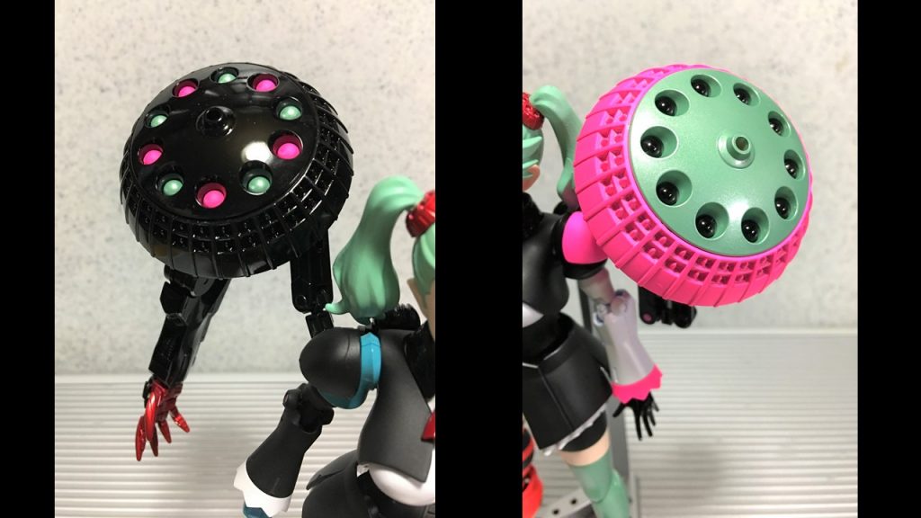 シールドのアップ
使っている色は同じですが、異なる配色にすることで左右で違うイメージを作り出しています。