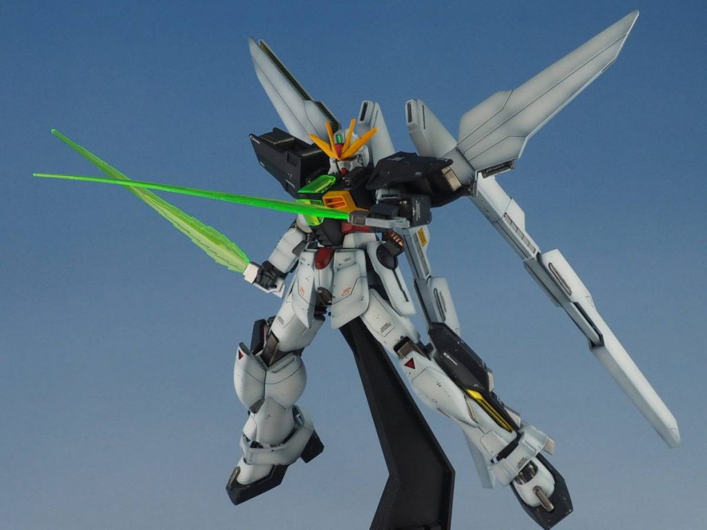 HGAW ガンダムXXとなります。初戦闘で印象的だった二刀流をイメージしてみました。
