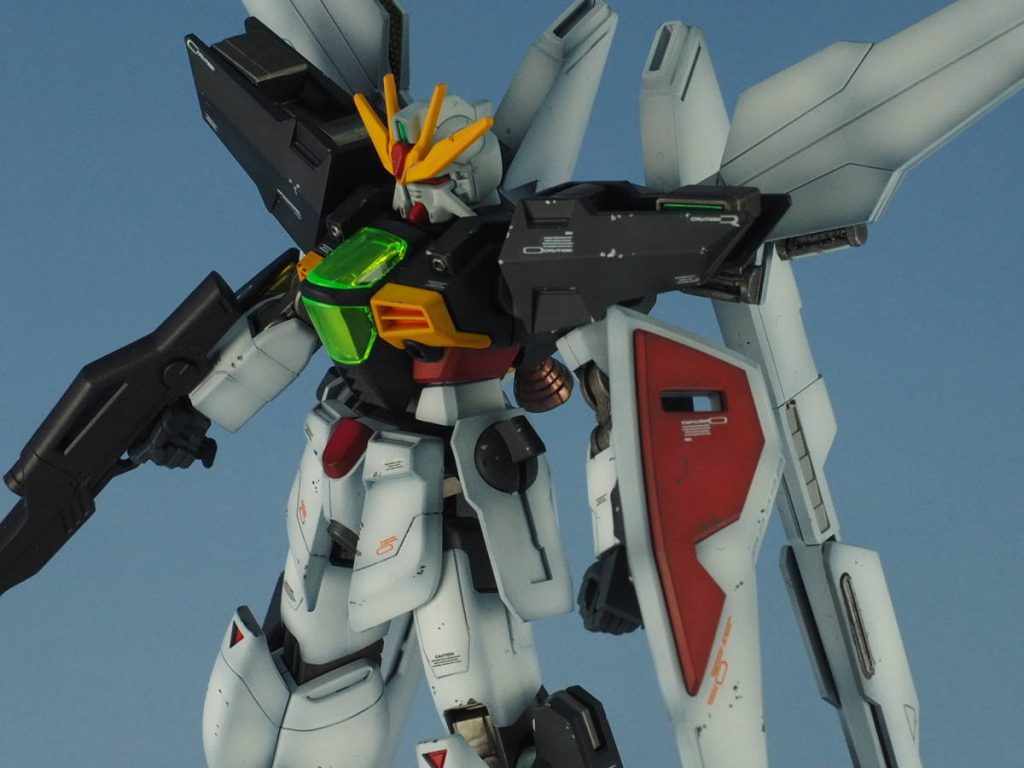 マイクロウェーブ受信部分がクリアになっており、よく光を反射してくれますね。