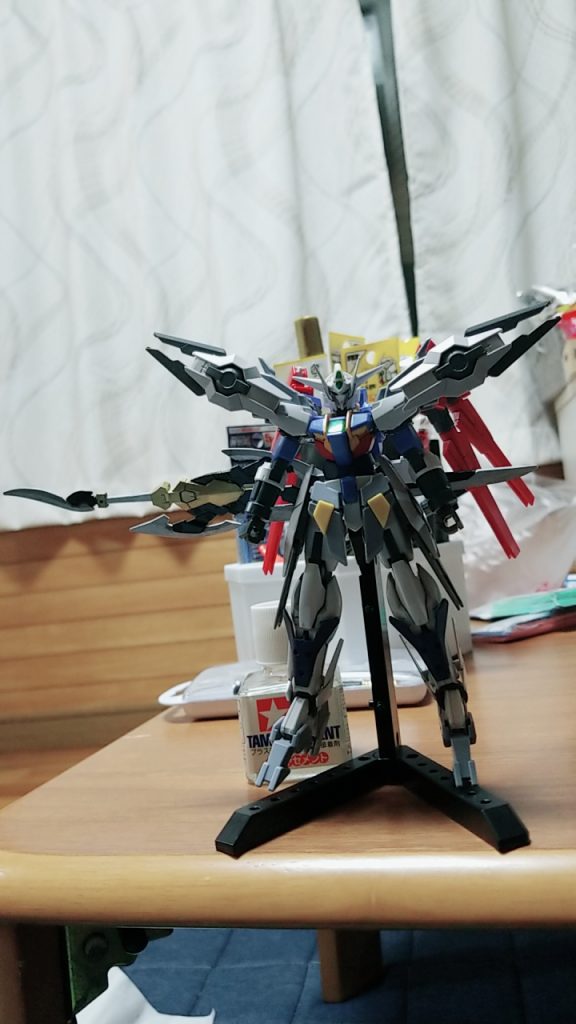 あとは腰にシールド付けたり足をマグナムのやつに変えたりで現在の形になります。
いちおまだ未完成なので手を加えてまた投稿していこうと思いますのでアドバイスなどありましたら教えてくださいお願いします