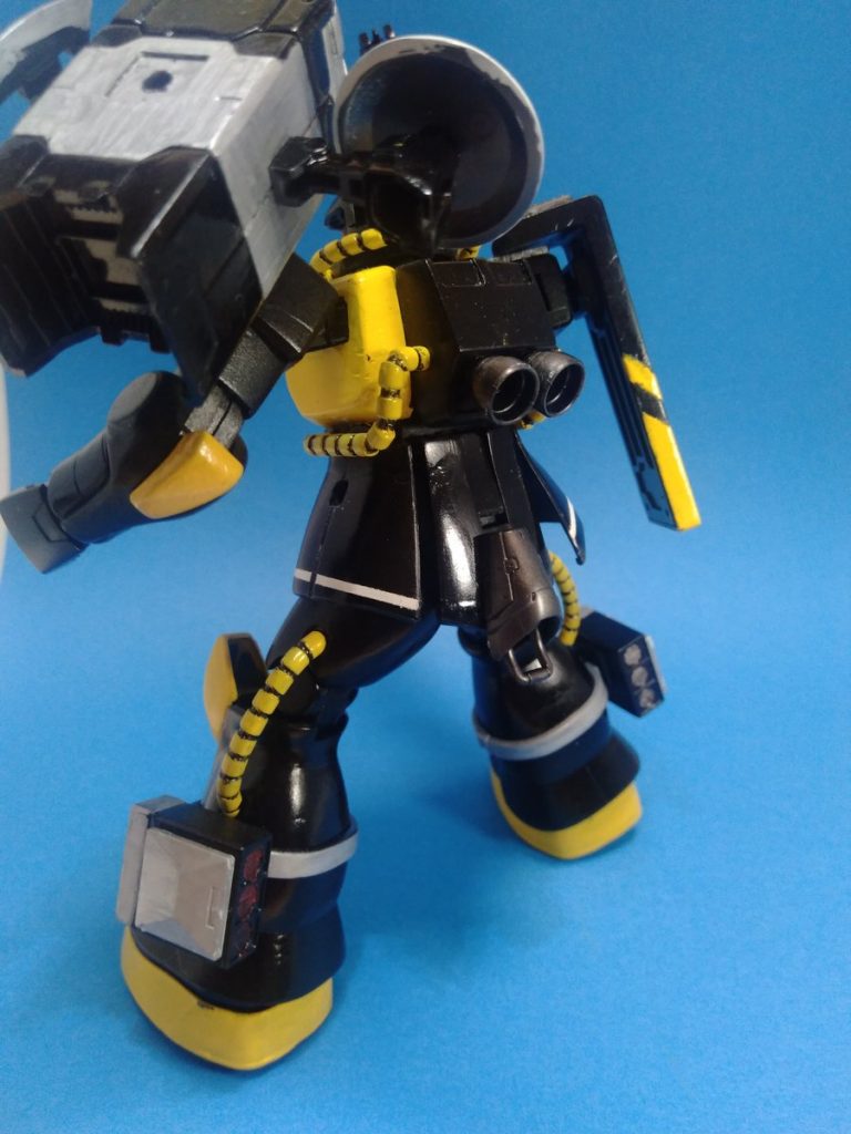 バックショットです。塗装が荒い部分については今後の課題ですね…