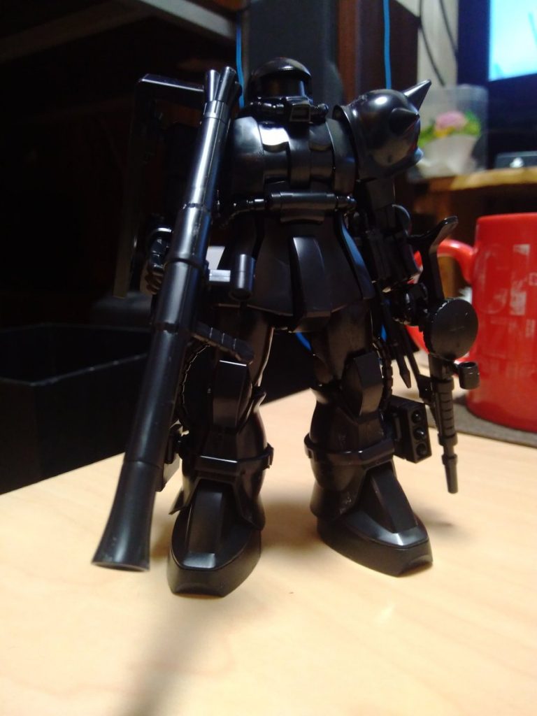 素組だとこれくらい驚きの黒さです。
このあと一度、サーフェイサーで真っ白にしています。
真っ白なものは撮影しておらず…