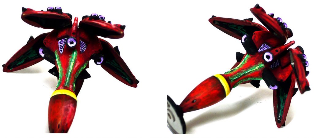 劇中ではグリーン部分は発光していたので
胴体のグリーン部分はそれっぽく塗ってみました。
また、羽根の内側にも少しだけ触手ケーブルを描き込んでおります。