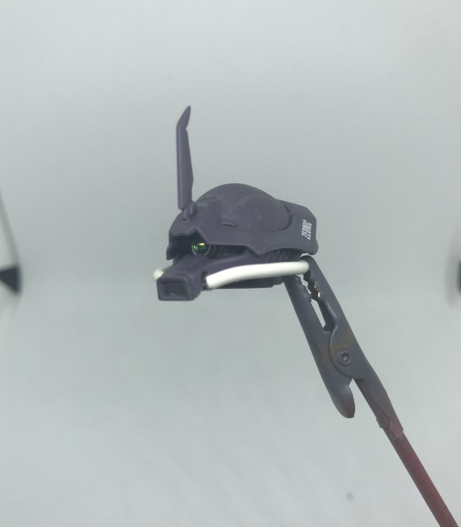 動力パイプを自遊自在のワイヤーに改造して、頭部完成です。